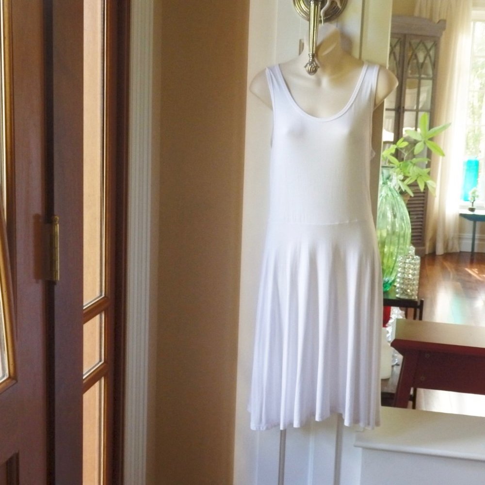 NWOT Go couture knee length white tank dress size L